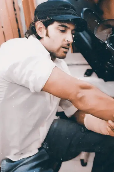 Hrithik ROshan Making Tattoo by Kraayonz studio