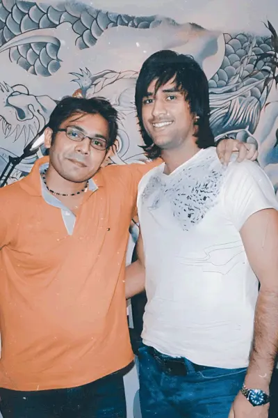 Mahender singh dhoni at Kraayong Studio